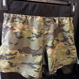 TACHUNTFISH Kids Athletic Shorts - Tropical Multicam